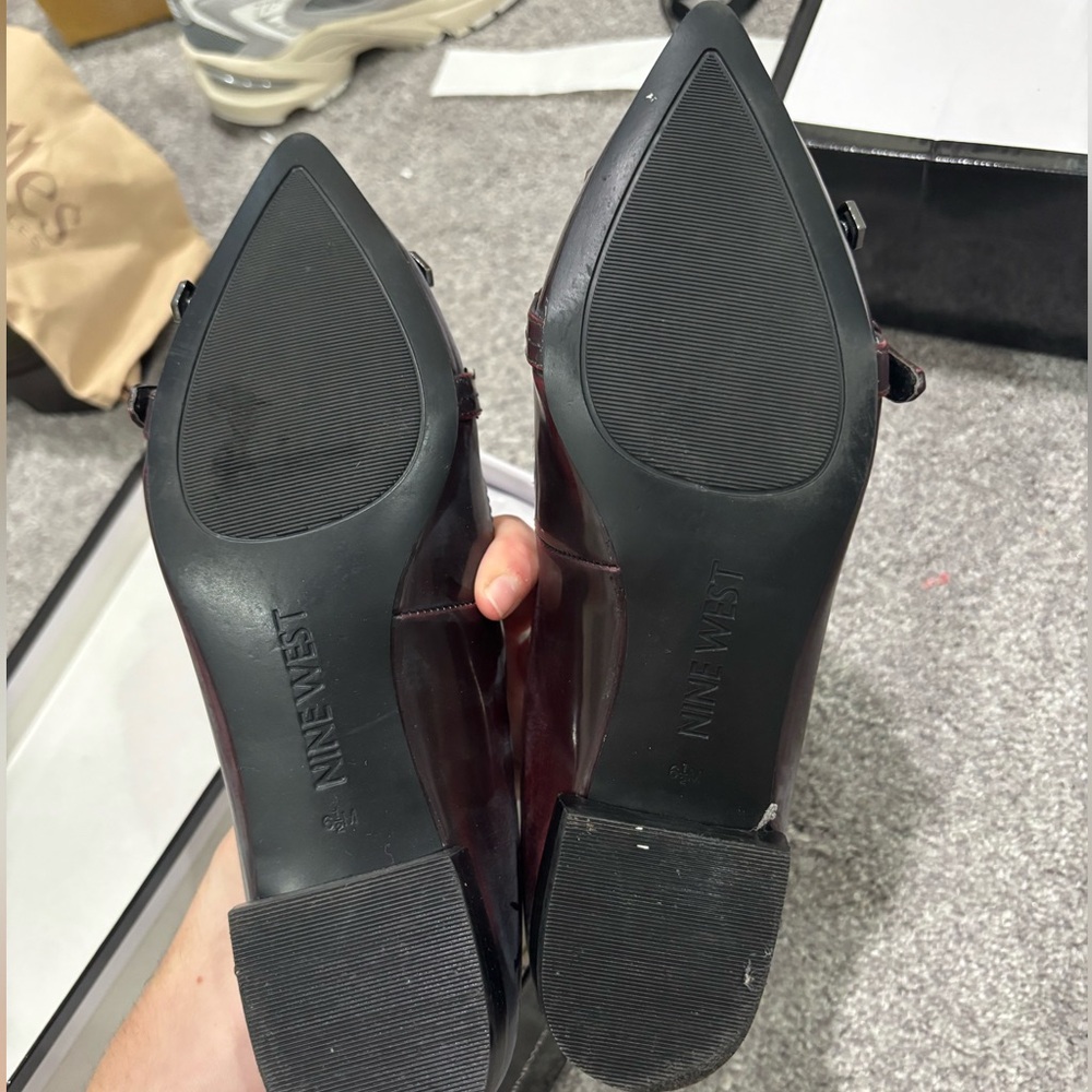 NINE WEST TESSIO FLATS IN CHERRY - Picture 2 of 4